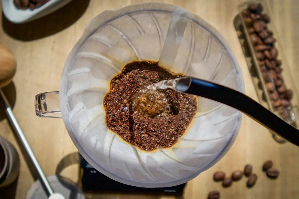 Preparando café en V60